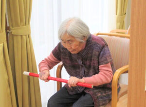 体を鍛えるトレーニング中の写真